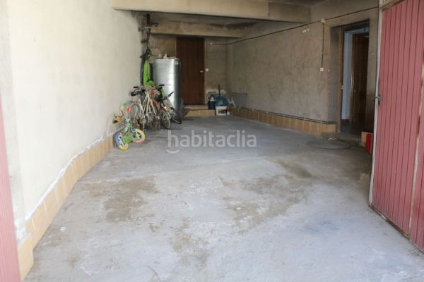 Foto d0d76de4-e4f0-4ed9-b616-9aeeeeeb7553. Casa adossada amb calefacció aparcament a Urda