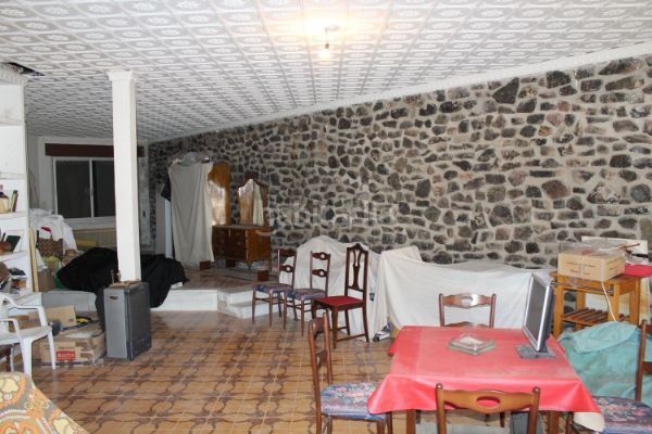 Foto e215e5c3-12fb-4228-a422-ed15a4cc1d15. Casa adossada amb calefacció aparcament a Urda
