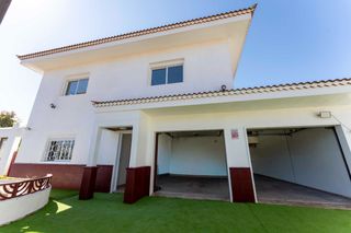 Chalet in Calle la Alhondiga 8