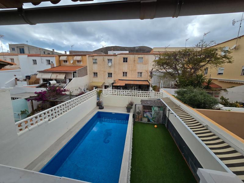 Foto cebd8975-de51-4aef-bb3c-451a9568f420. Casa adossada a calle francisco feo rodriguez 13 a Arona