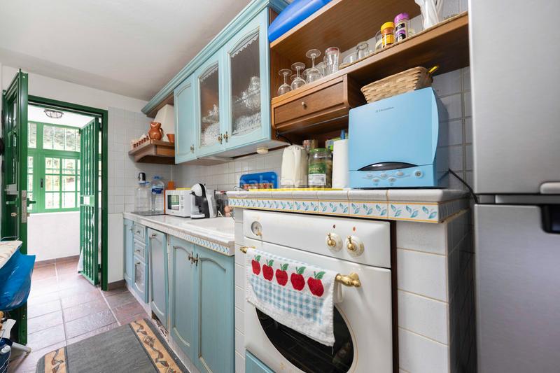 Foto 0b7fe4ea-a4cf-4548-89de-05cf587f225b. Masia amb xemeneia aparcament a La Perdoma - San Antonio - Benijos Orotava (La)