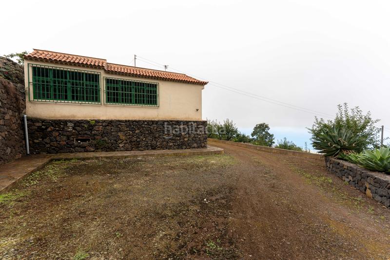 Foto 43e45f17-1b01-46d2-83ed-8c20d4705236. Masia amb xemeneia aparcament a La Perdoma - San Antonio - Benijos Orotava (La)