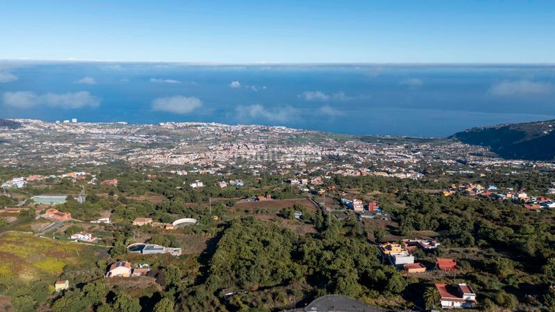 Foto 7db46e40-0acc-452c-8c79-4d12088f107d. Masia amb xemeneia aparcament a La Perdoma - San Antonio - Benijos Orotava (La)