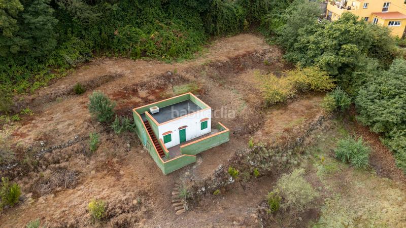 Foto b3a990e6-e69d-459d-832d-75ba8fe73ff9. Masia amb xemeneia aparcament a La Perdoma - San Antonio - Benijos Orotava (La)