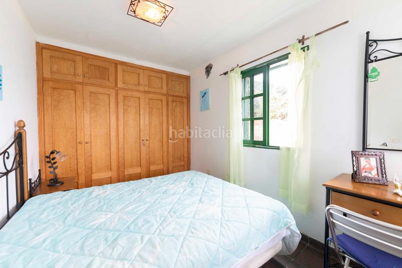 Foto fc19d5a6-7e8c-4b72-a4ff-c1c6dd1bb96b. Masia amb xemeneia aparcament a La Perdoma - San Antonio - Benijos Orotava (La)