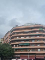 Appartement à Carrer de nàpols 88. Excelente ubicación, soleado, y en buen estado