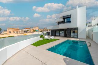 Casa en Calle horno 7. ?? luxury key-ready villa in rojales  last unit available!