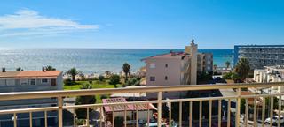 Apartment in Cap de Sant Pere. Apartamento con extraordinarias vistas al mar y parking