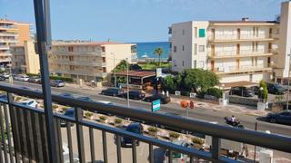 Apartment  Avinguda de la diputació. Se vende apartamento con 3 habitaciones con vistas al mar a 50m