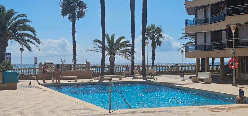 Foto 147ffbba-8b61-41f6-9562-671b64a6206e. Apartamento piso en venta en sol de españa primera linea vistas piscina y garaje en Cambrils