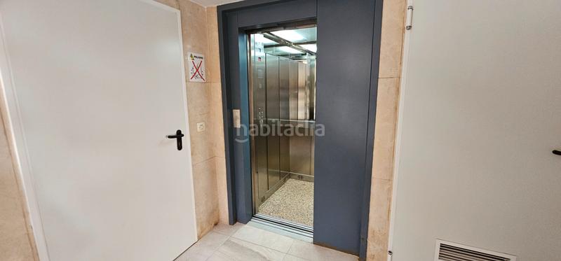 Foto 39cc6511-b048-4d60-b357-040c02072f11. Apartamento piso en venta en sol de españa primera linea vistas piscina y garaje en Cambrils