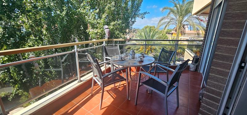 Foto 421e3138-7f7a-4674-8d25-0fc8a853e172. Apartamento piso en venta en sol de españa primera linea vistas piscina y garaje en Cambrils
