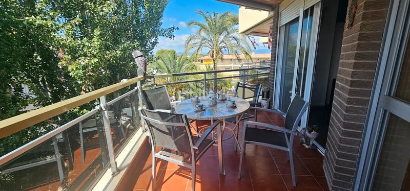 Foto 67c846c3-9845-4779-9818-937435e37c71. Apartamento piso en venta en sol de españa primera linea vistas piscina y garaje en Cambrils