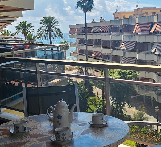 Foto c199faf4-b2a1-4de0-a43b-b1b5db59300b. Apartamento piso en venta en sol de españa primera linea vistas piscina y garaje en Cambrils