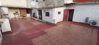 Casa adosada en Alcantarilla. Casa con terraza y cocheras para reformar en pleno centro de alc