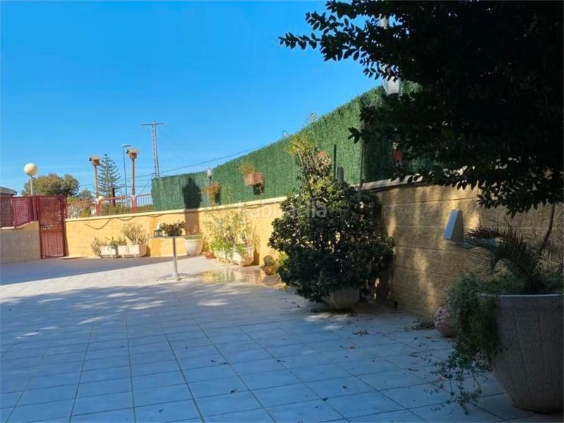 Foto d14ed58e-c782-4c68-ae71-a675ca410597. Casa pareada en calle de los caños 3a triplex con jardín y piscina comunitaria en pleno verdolay en santo ángel en Murcia