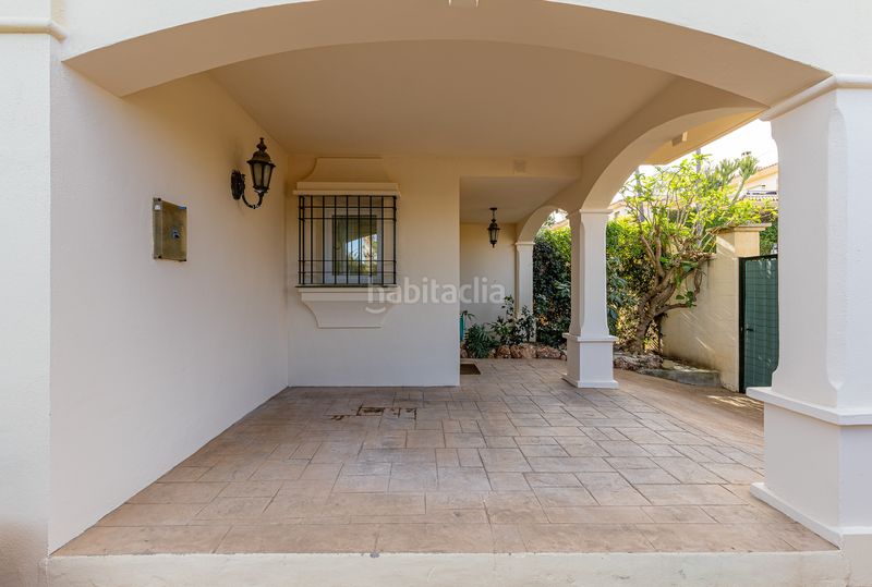 Foto 160708b9-1382-4929-8afd-b5ff27e8dcec. Casa aparellada amb aparcament piscina a Riviera del Sol Mijas