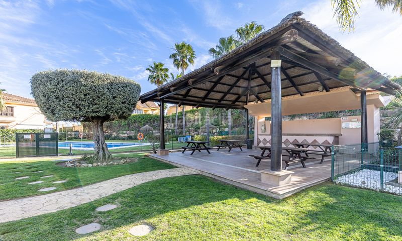 Foto 5ad4d1df-ad4f-4529-8e41-4e4e4e77d0e5. Casa aparellada amb aparcament piscina a Riviera del Sol Mijas