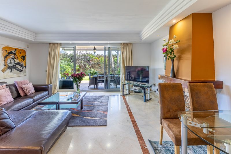 Foto b2caf9c1-f10b-4b06-82ce-ab6e8711f4ac. Casa aparellada amb aparcament piscina a Riviera del Sol Mijas