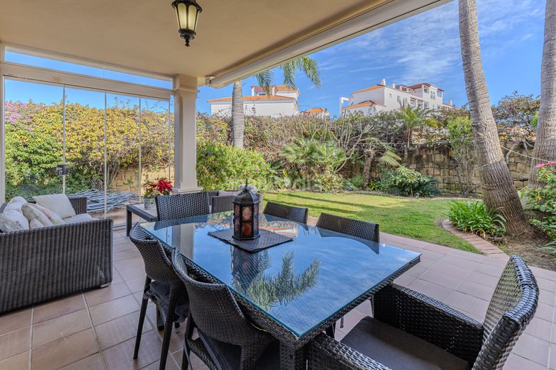 Foto dd567dd4-ccd3-436f-90b5-16fccaa6c5ad. Casa aparellada amb aparcament piscina a Riviera del Sol Mijas