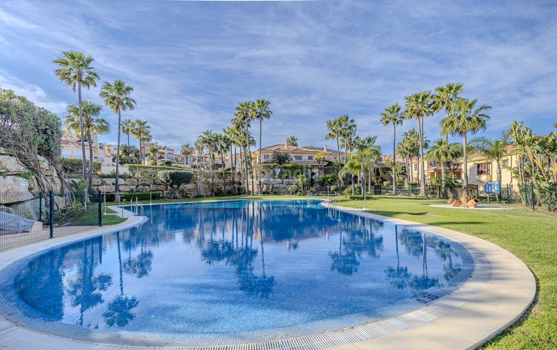 Foto fa3305ca-24ec-436b-bf59-3878cbea20d1. Casa aparellada amb aparcament piscina a Riviera del Sol Mijas