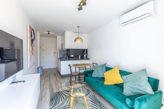 Duplex in Marbesa. Exclusivo dúplex reformado a poca distancia de la playa en carib