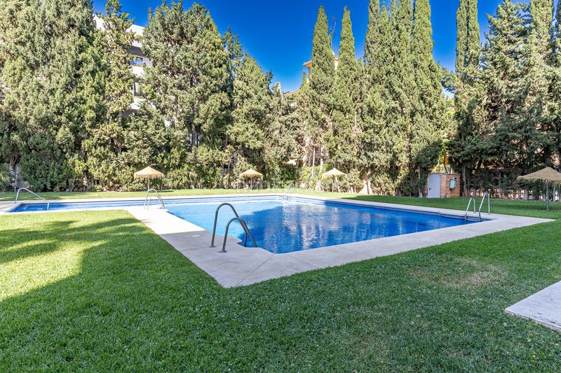 Foto 46dfb9fa-f570-4c3a-a1bc-ceec38551b5d. Dúplex amb piscina a Marbesa Marbella