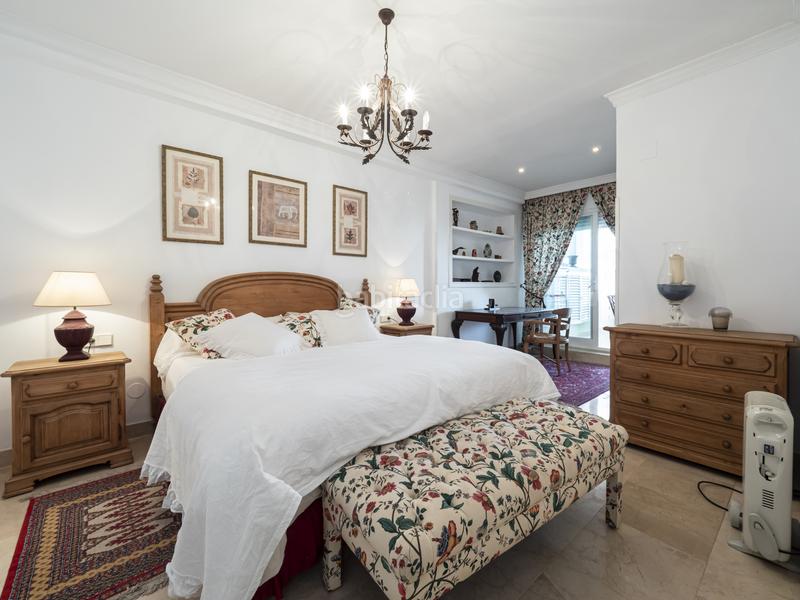 Foto 2d62e265-fa2a-4b2a-ace2-f5d3cd113e67. Apartamento  en primera linea de playa en la herradura en Marbella