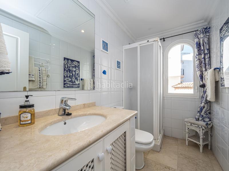 Foto 9c50cce7-19d2-4435-80b3-91b39b887f97. Apartamento  en primera linea de playa en la herradura en Marbella