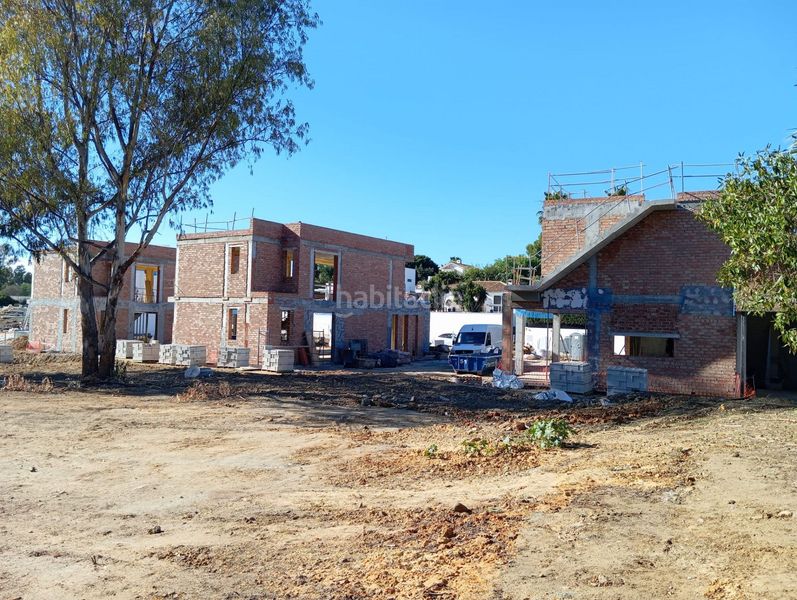 Foto 4a9214fe-3726-4cb6-8689-933b7ad44f5d. Casa amb aparcament piscina a Nueva Atalaya Estepona