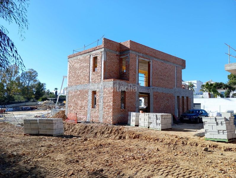 Foto b91ddfdd-f81d-4b95-b13f-8aed3928969a. Casa amb aparcament piscina a Nueva Atalaya Estepona