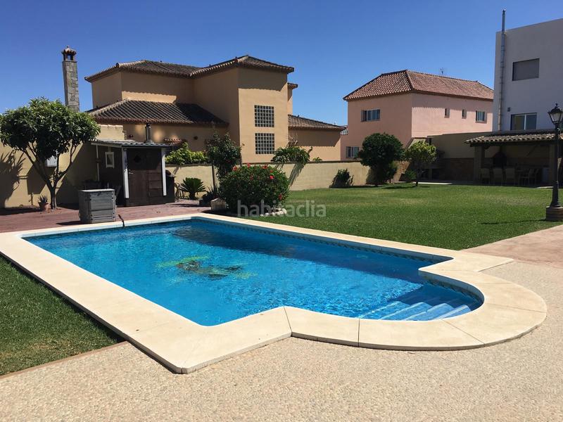 Foto cc6ed4f7-6eac-486c-8a3b-331fb010e4be. Chalet traditional andalusian style villa en Centro ciudad Fuengirola