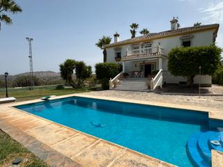 Chalet  Calle de alhaurín el grande 24. Chalet de tres plantas en alhaurín el grande