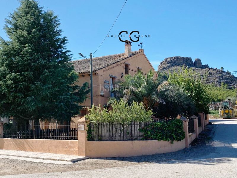Foto c8abc62b-e105-4b7f-a4dc-2b949cdd758c. Maison avec parking dans Hellín