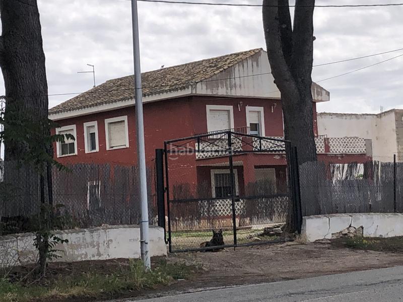 Foto f2eb8ada-9b6d-4357-9619-f10b22065c2d. Chalet  en venta , 5 dormitorios. en Hellín