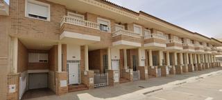 Maison à Hellín. Casa en venta en hospital, 4 dormitorios.