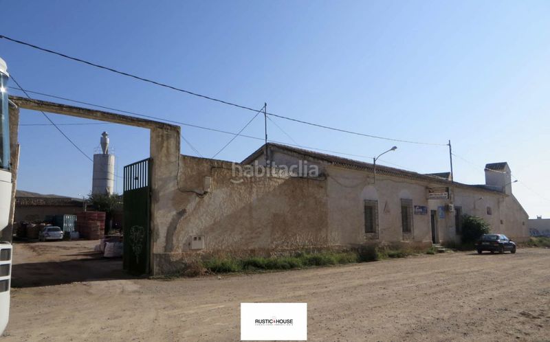 Foto b8207fb4-d513-49e2-babd-fafca3a59231. Local comercial a Hellín