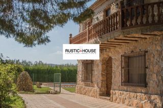 Chalet à Hellín. Chalet en venta en hellín, 5 dormitorios.