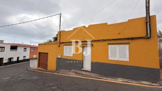 Casa a Icod de los Vinos pueblo. Casa terrera con dos parcelas urbanas en icod