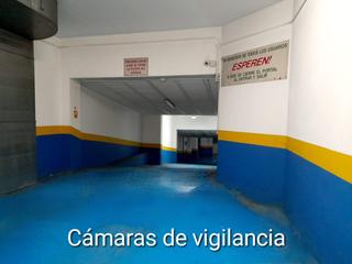 Aparcament cotxe a Zona Fernández Labreda. Plaza de garaje y trastero