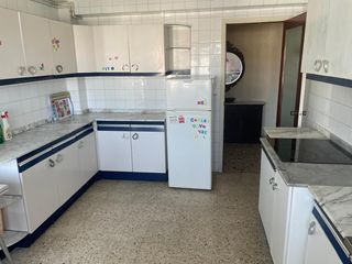 Location Appartement  Rúa ernesto caballero. Piso para estudiantes . amplio y luminoso piso con 2 terrazas
