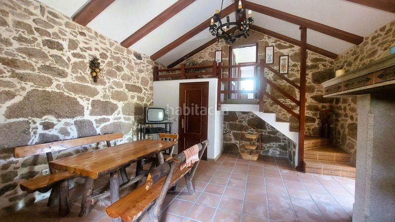 Foto 0029ab1c-8712-4361-b45a-75e2f7af95f4. Masia amb aparcament a Barro
