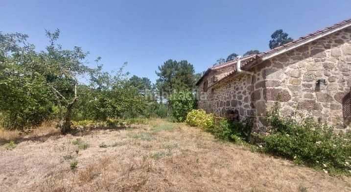 Foto 42331847-bc3c-46ed-9ac4-9b424c914e16. Masia amb aparcament a Barro