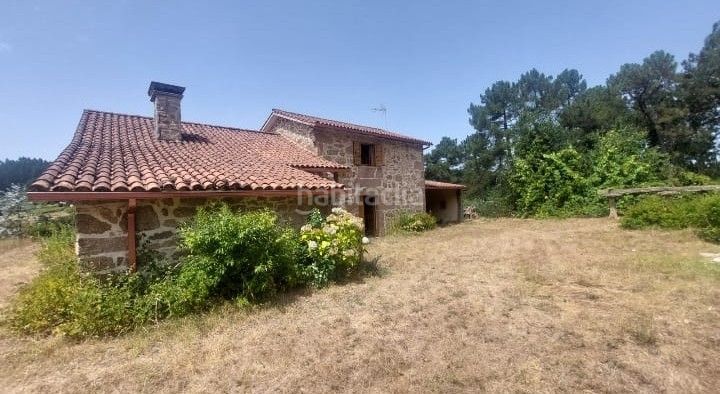 Foto 63ca5604-47be-4451-a44d-9b946c4a8604. Masia amb aparcament a Barro