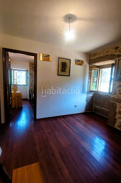 Foto c83e99af-d7fe-438c-9cea-c19e41f50848. Masia amb aparcament a Barro