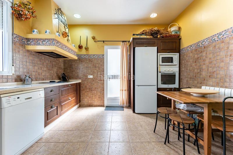 Foto 351b298b-da45-4cab-81c5-f5268a56b01c. Chalet mit heizung parking pool in Rute