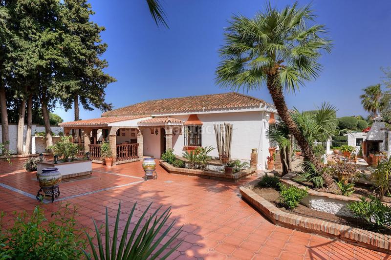 Foto bb1b175f-7f18-42f4-9177-b62e39c82b72. Xalet a calle taralpe 94 a Centro Alhaurín de la Torre