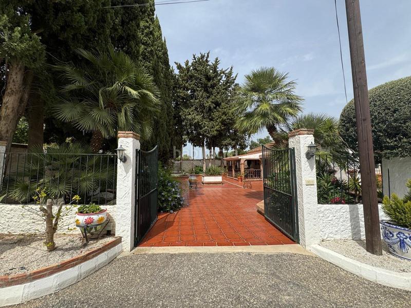 Foto f2a42f1a-5327-4218-afc9-0e162a4549f8. Xalet a calle taralpe 94 a Centro Alhaurín de la Torre