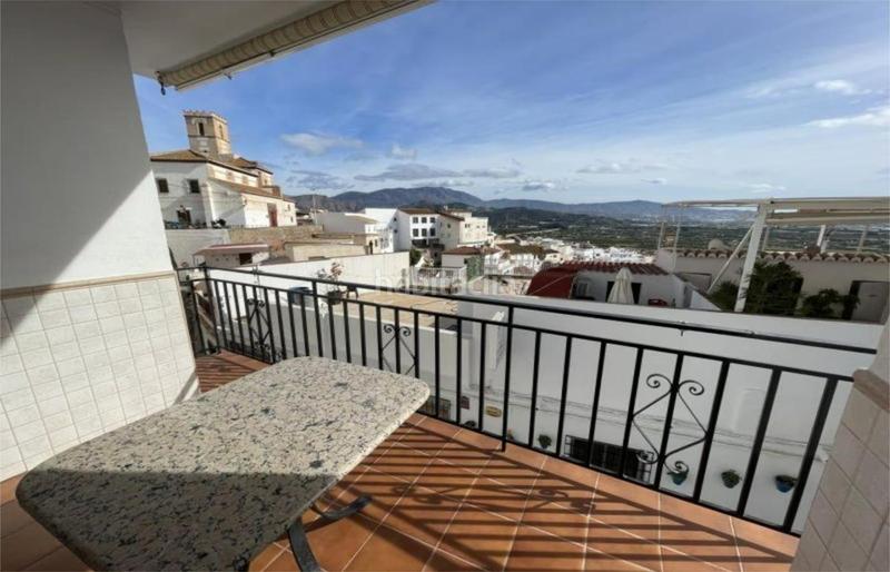 Foto 45b28625-1065-47ae-981e-714c7859a789. Edificio todo en uno disfruta vistas, comodidad y potencial de inversión en este edificio único en Salobreña