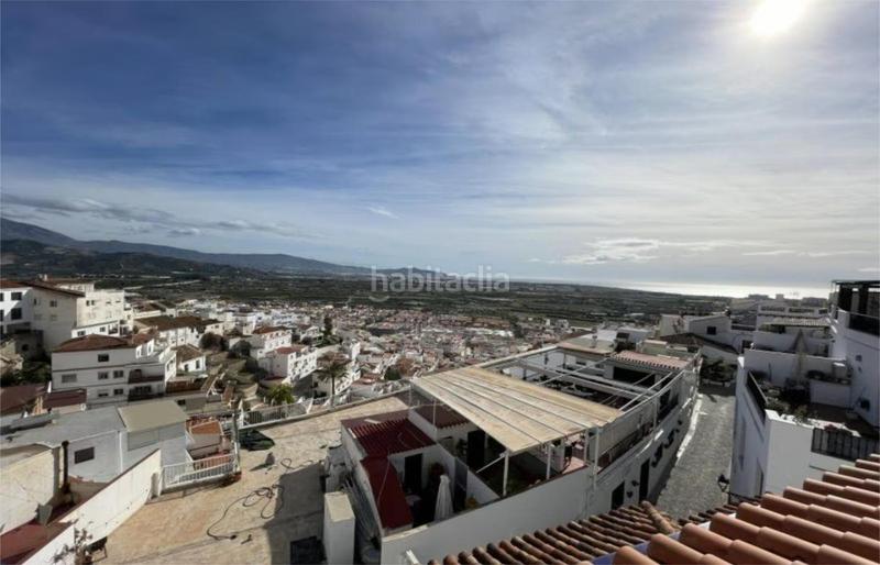 Foto 5a974d93-63ea-4eaf-807c-a78b20193752. Edificio todo en uno disfruta vistas, comodidad y potencial de inversión en este edificio único en Salobreña